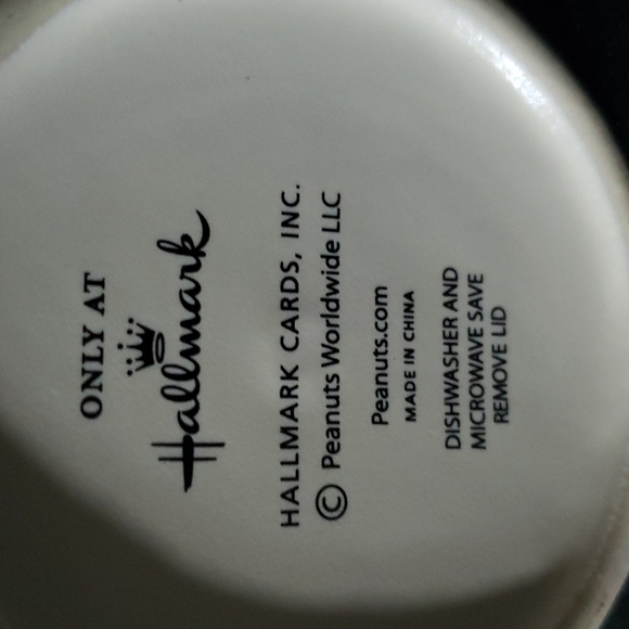 "Snoopy" Coffee Mug. Hallmark Ceramic New without box. - Picture 4 of 7